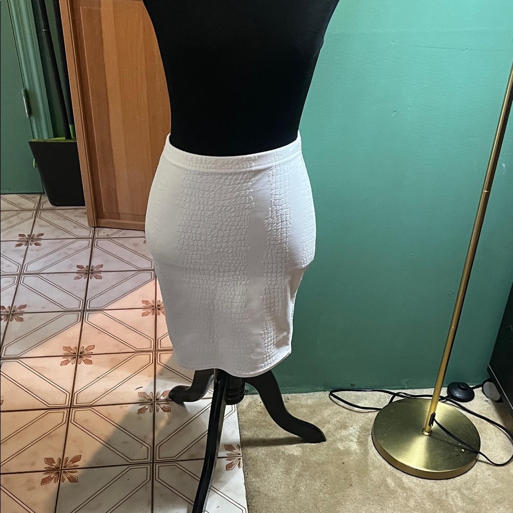 PrettyLittleThing White Pencil Skirt